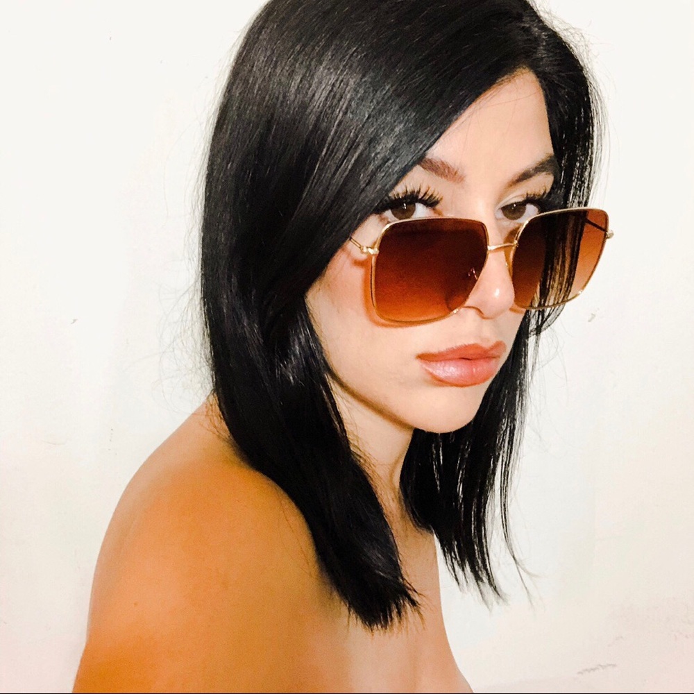 Amber Oversized Square Sunglasses 🕶